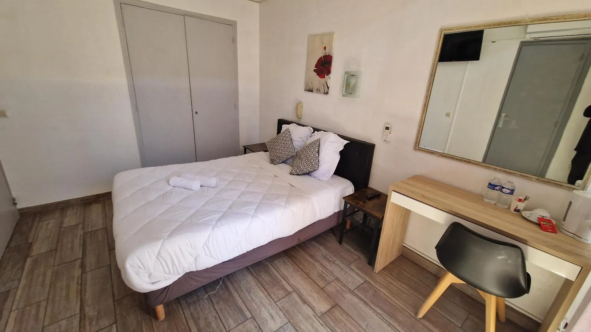 **  Hotel Du Nord Cannes Francie